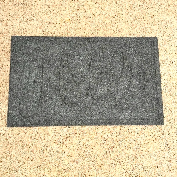 ✅ NWOT “HELLO” Cursive Stylish Welcome Mat Doormat Gray Non-Slip 29.5in x 18in - Picture 1 of 5